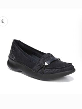Bzees Abby Slip-On Comfort Loafers in Black Size 8